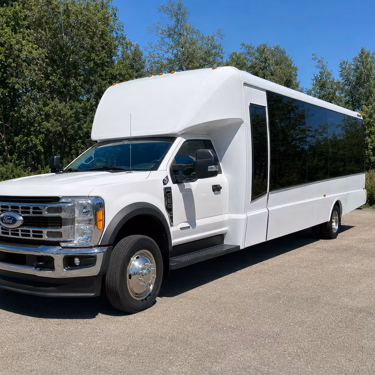 minibus and charter bus rentals for kravis center events and downtown west palm beach concerts